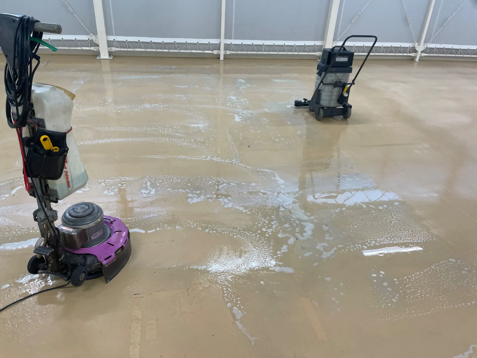 豊田市 物流倉庫床洗浄